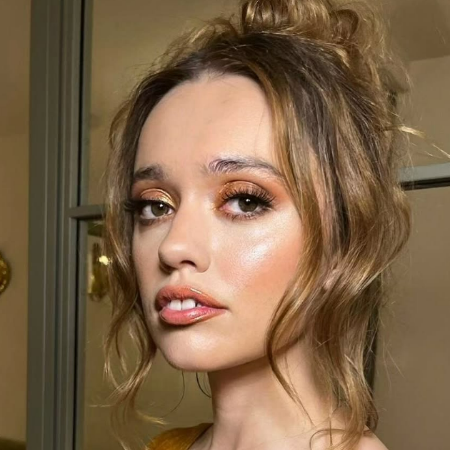 Aimee Lou Wood's career started in 2016 when she acted in her first professional acting job.